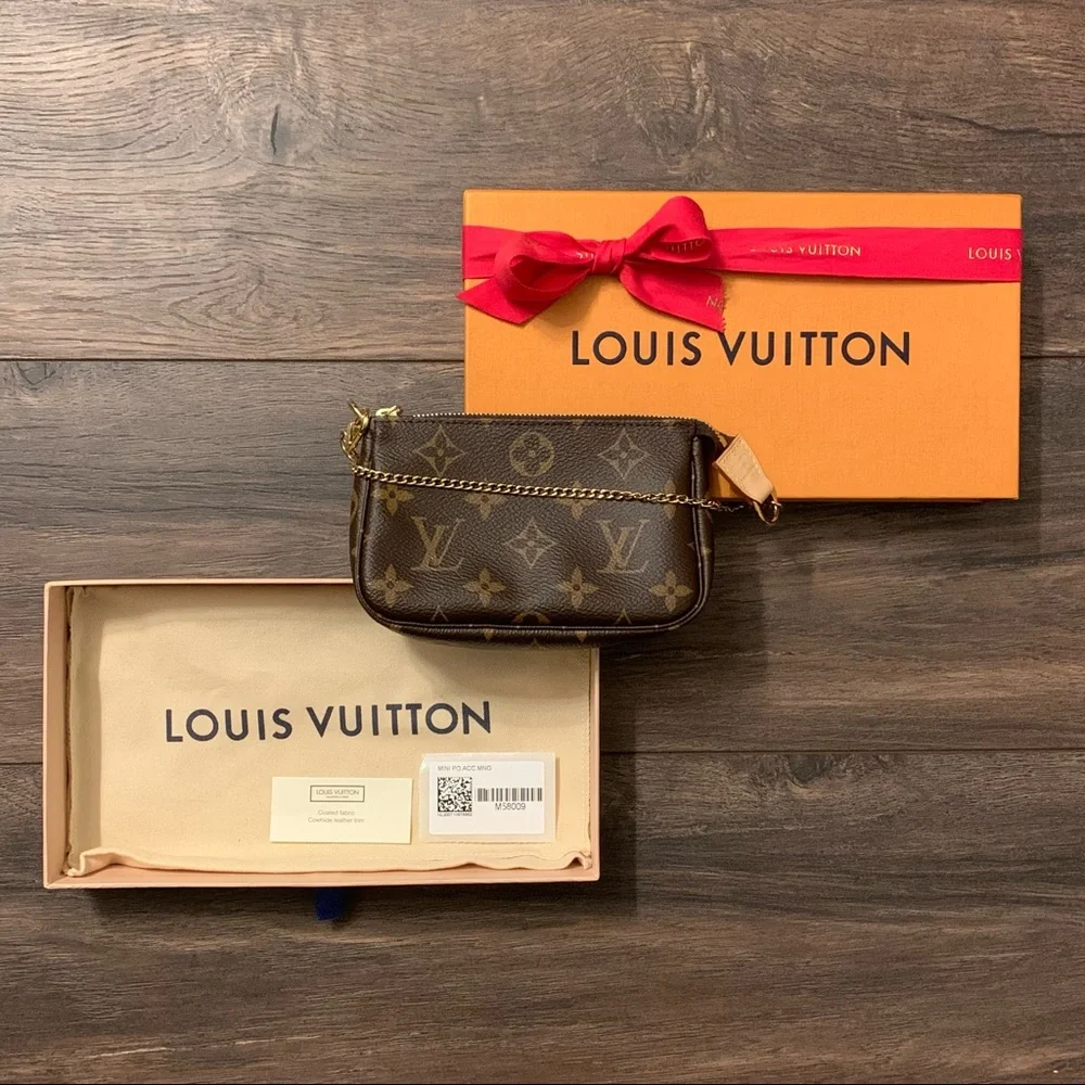 ❌SOLD❌ NEW Louis Vuitton Mini Pochette Accessoires in Monogram Canvas - Picture 1 of 9
